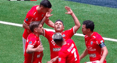 Christian Cueva demuestra su calidad con penal: anotó el 1-1 y está clasificando a Cienciano a octavos de la Sudamericana