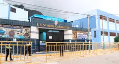 Escolar de 12 años muere frente a su madre tras tropezarse durante un pasacalle de su colegio en Arequipa