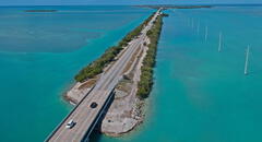 Esta es la autopista flotante de 180 kilómetros sobre el mar que conecta 44 islas en Estados Unidos