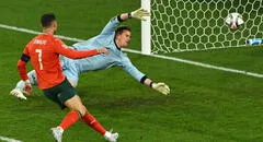 Cristiano Ronaldo llega a los 937 goles y está más cerca de los 1.000 que Lionel Messi de empatarlo