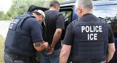 Malas noticias para inmigrantes en EEUU: gobernador de este estado exige a la policía colaborar con ICE para transportar indocumentados