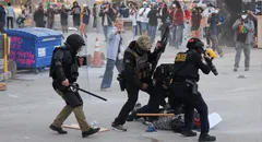 Pesadilla y miedo en Los Ángeles con redadas de inmigración: ICE ataca con granadas aturdidoras y bombas de humo a inmigrantes