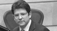 Muere Miguel Uribe, precandidato presidencial de Colombia, baleado por un sicario de 15 años durante un mitin