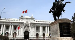 Congreso aprueba ley que cambia el nombre de Plaza Bolívar a Plaza de la Constitución