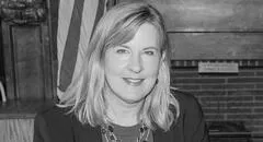 Fallece legisladora de Minnesota: Melissa Hortman fue asesinada a tiros junto a su esposo