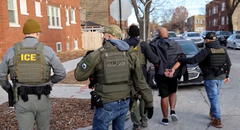 Alerta, inmigrantes en Los Ángeles, Chicago y Nueva York: debes tener estos documentos a la mano para evitar las deportaciones de Trump