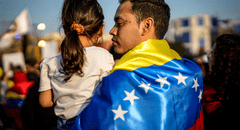 Venezolanos se consolidan como la mayor población extranjera en este país de América Latina, según el Censo