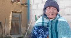 Delincuentes maniatan y golpean a adulta mayor para robarle 10 mil soles en Puno