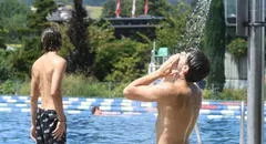 Piscina en Suiza restringe acceso a ciudadanos franceses por comportamientos inapropiados y saturación