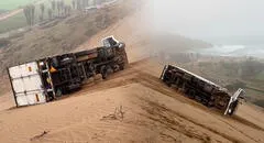 Conductor salva de morir tras caída de camión por un precipicio en Serpentín de Pasamayo