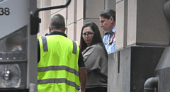 Mujer que envenenó a la familia de su exmarido con cena hecha de setas venenosas es declarada culpable en Australia