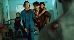 La peculiar película sobre humanos zombis con cara de pez que arrasa en Netflix: ¿de qué trata?