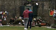 Irlanda inicia excavaciones para hallar a 800 bebés enterrados en fosa común en antiguo hogar católico de madres solteras de Tuam