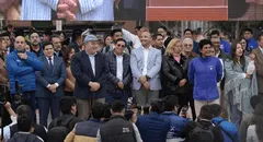 El curioso momento que vivió Norma Yarrow junto a Rafael López Aliaga durante presentación de trenes