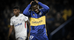 Luis Advíncula realizó viaje de urgencia a Perú: su presencia en el equipo titular de Boca Juniors está en riesgo