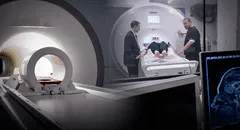 Hombre es absorbido por máquina de resonancia magnética en hospital de Estados Unidos: se encuentra en estado grave