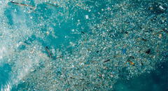 Científicos descubren 27 millones de toneladas de nanoplásticos flotando en el Atlántico que nunca podrán limpiarse