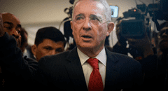 Álvaro Uribe, expresidente de Colombia, es declarado culpable por fraude y soborno en juicio ligado a paramilitares