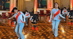 Tiktoker Zully deslumbra bailando huayno desde el Palacio Municipal de Lima: "Hasta sin zapatos"