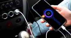 ¿Por qué no debes cargar tu teléfono en el puerto USB del auto? Esto puede ocurrirle a su batería