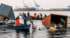 ¿Es legal vender los productos de los contenedores que se cayeron al mar en el Callao? Esto dice el derecho marítimo, según experto