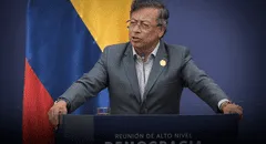 Petro insiste en que Perú violó tratado territorial y buscará conversar, pero "si no quiere, irán al derecho internacional"