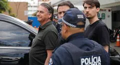 Brasil: Jair Bolsonaro deja prisión domiciliaria para examen médico tras ser condenado por golpismo