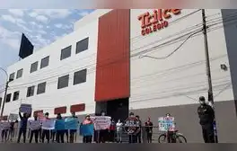 Alumnos denuncian que les prohibieron entrar a clases por colocar imagen en memoria de muertos en protestas