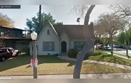 Desliza las imágenes para ver cómo luce la casa en la que se grabó una memorable escena de Kill Bill. Fotocapturas: Google Maps.