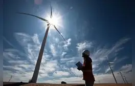 Controversia por norma que encarecería energías renovables en el Perú