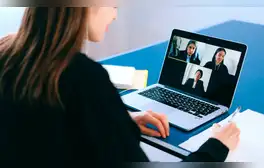 ¿Haces videollamadas en Zoom, Meet o Teams? Así es el efecto de ‘Espejo infinito’ y cómo se evita