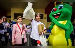 Acampó por 4 días para tener el almuerzo especial de San Marcos: esta es la historia del gusano legendario UNMSM