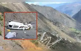 Trágico accidente en Áncash: 5 miembros de una familia mueren al caer auto a abismo tras salir de paseo