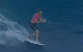 ¡Alonso Correa clasificó a los cuartos de final! Venció en surf al sudafricano Jordy Smith en los Juegos Olímpicos París 2024