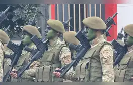 Desfile Militar 2024: Ejército exhibió fusiles ARAD - 7, cuya compra es investigada por la Fiscalía