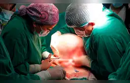 Adulta mayor de 61 años sobrevive a extracción de tumor de más 10kg en hospital de El Agustino
