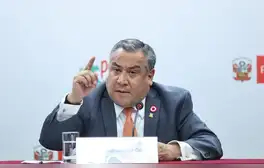 Gustavo Adrianzen critica denuncia de la Fiscalía contra Dina Boluarte y la califica de inconsecuente