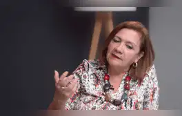Carmen Mc Evoy: “Mutilar un texto orgánico es una combinación de ignorancia, petulancia y sobonería”