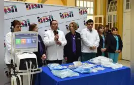 INSN Breña recibe donación de ventilador mecánico para niños con cáncer