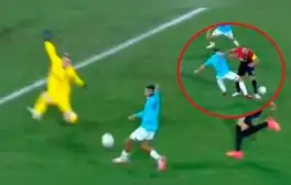 El polémico gol que el VAR le anuló a Bryan Reyna segundos después de ingresar en la Copa Sudamericana