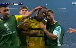 Hinchas de Boca respaldan a Advíncula pese a su roja a los 30 segundos: "El único que siempre dejó todo"