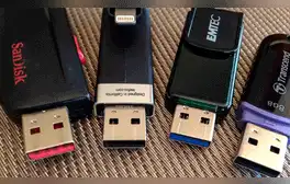 ¿Para qué sirven los 2 agujeros en las memorias USB? Conoce su función que nadie sabe