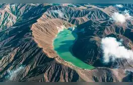 La laguna color verde esmeralda de Colombia: razones científicas y leyendas locales sobre su extraña coloración