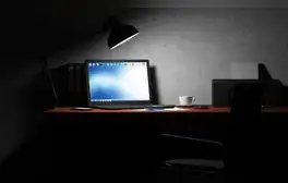 ¿Es malo para mi computadora que la deje encendida todo el día? Experto aclara esta duda