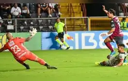 ¡Victoria morada! Saprissa derrotó 1-0 a Municipal y accedió a la siguiente fase de la Copa Centroamericana Concacaf