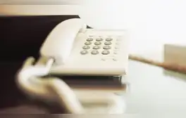 ¿Tienes cables de tu teléfono fijo que cuelgan por las paredes? Con estos cambios instalarás una red Ethernet