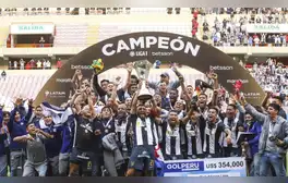 Fue bicampeón con Alianza Lima, descendió de la Liga 1 y ahora destaca en equipo de la Copa Perú