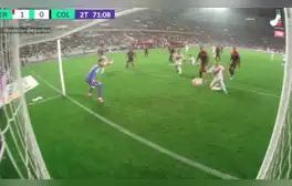Alexander Callens encendió el Nacional: anotó el 1-0 de Perú sobre Colombia tras pase de Valera