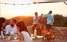 'Tardear', la moda limeña que te permite disfrutar de una fiesta sin trasnochar