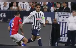 Paolo Guerrero debutó con oficialmente con Alianza Lima